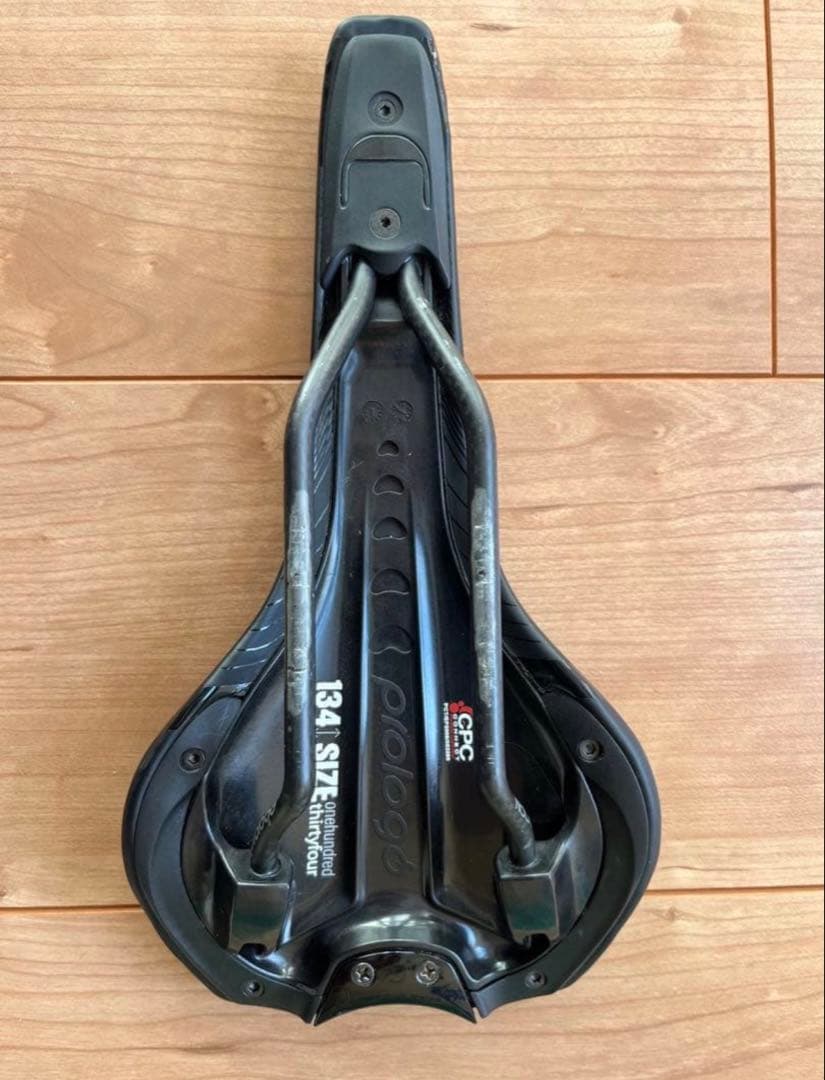 Prologo Nago Evo サドル 134mm CPC