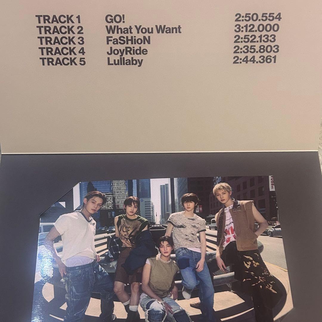 CORTIS アルバム 新品未開封 ３形態セット　ビジュアルカード・トレカ 付き