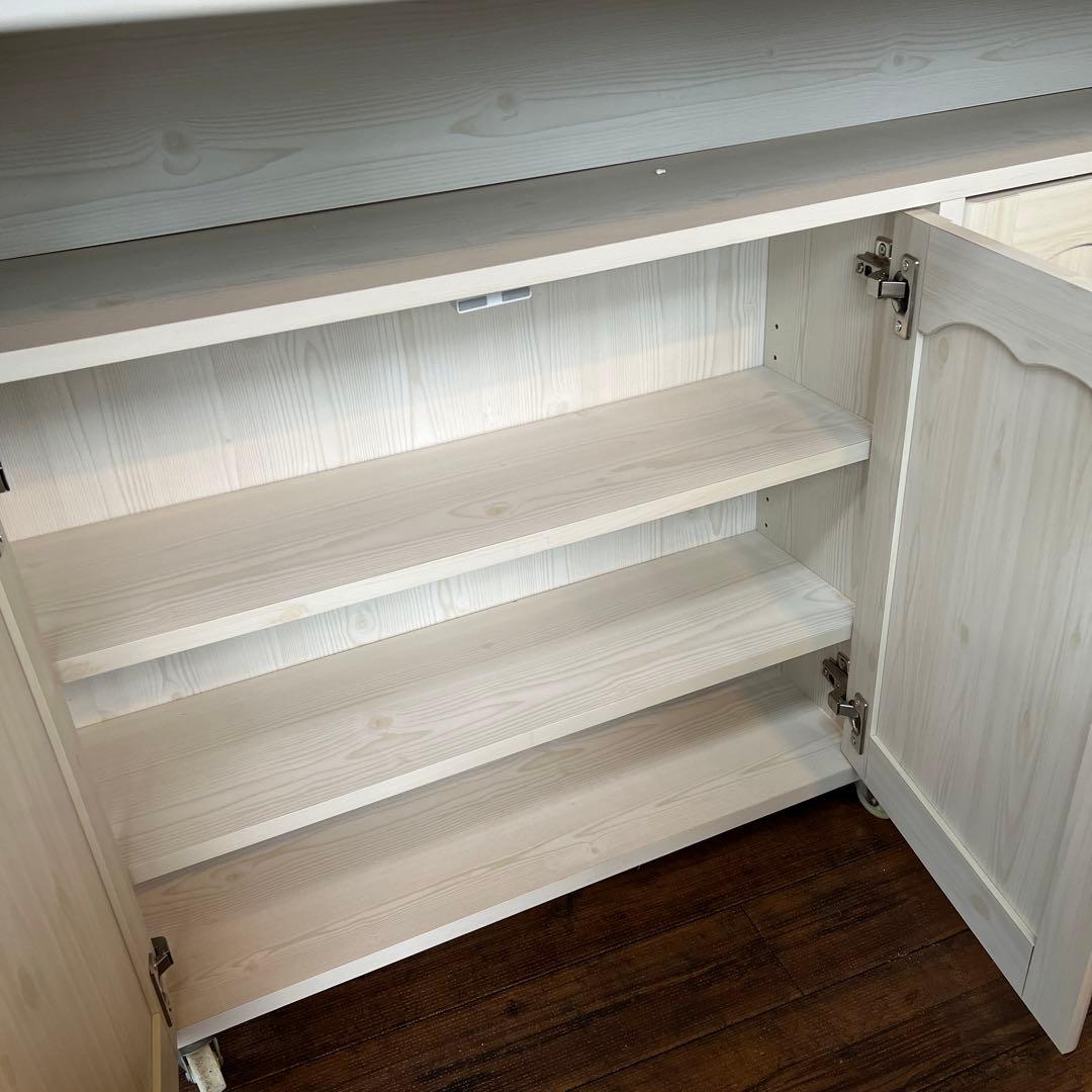 k979r114 カントリー調の白いキッチンカウンター/ワゴン キャスター付き