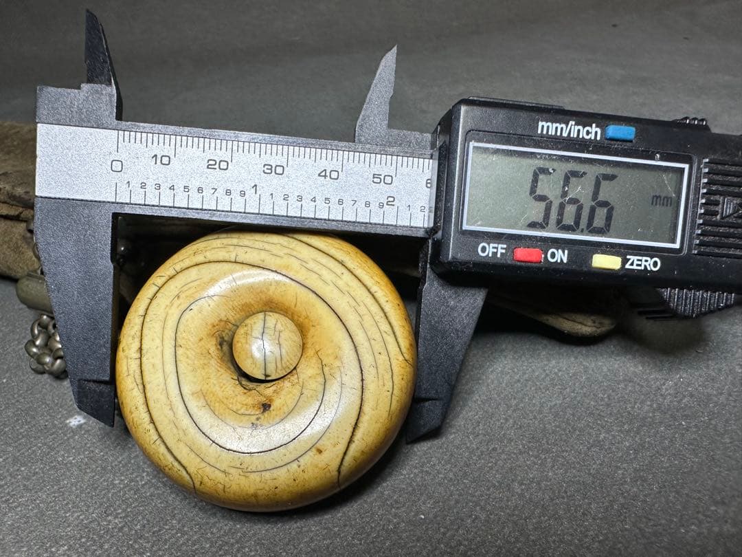 煙管入　根付　饅頭　キセル入れ　時代物 煙草道具　天然素材　アンティーク　骨董