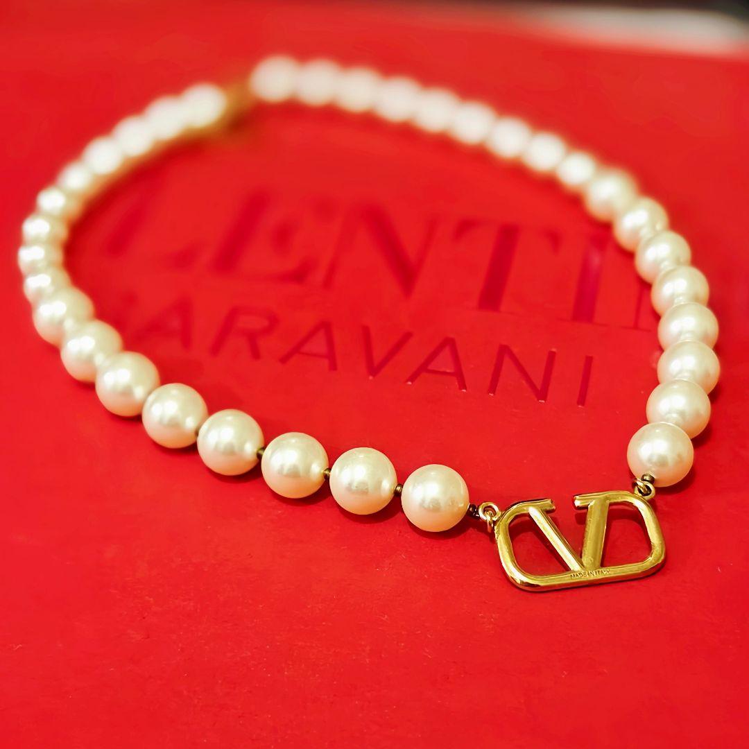 【最終価格】正規品 ヴァレンティノ パールネックレス Vロゴ VALENTINO