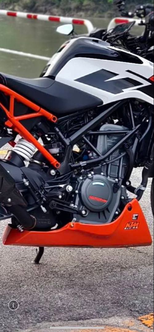 ktm duke アンダーカウル　マジカルレーシング