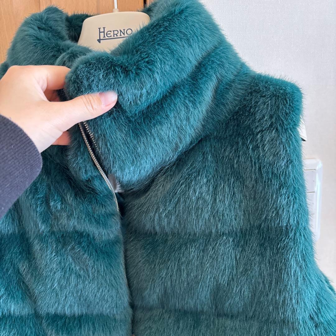 Herno グリーン ファー ダウンベスト