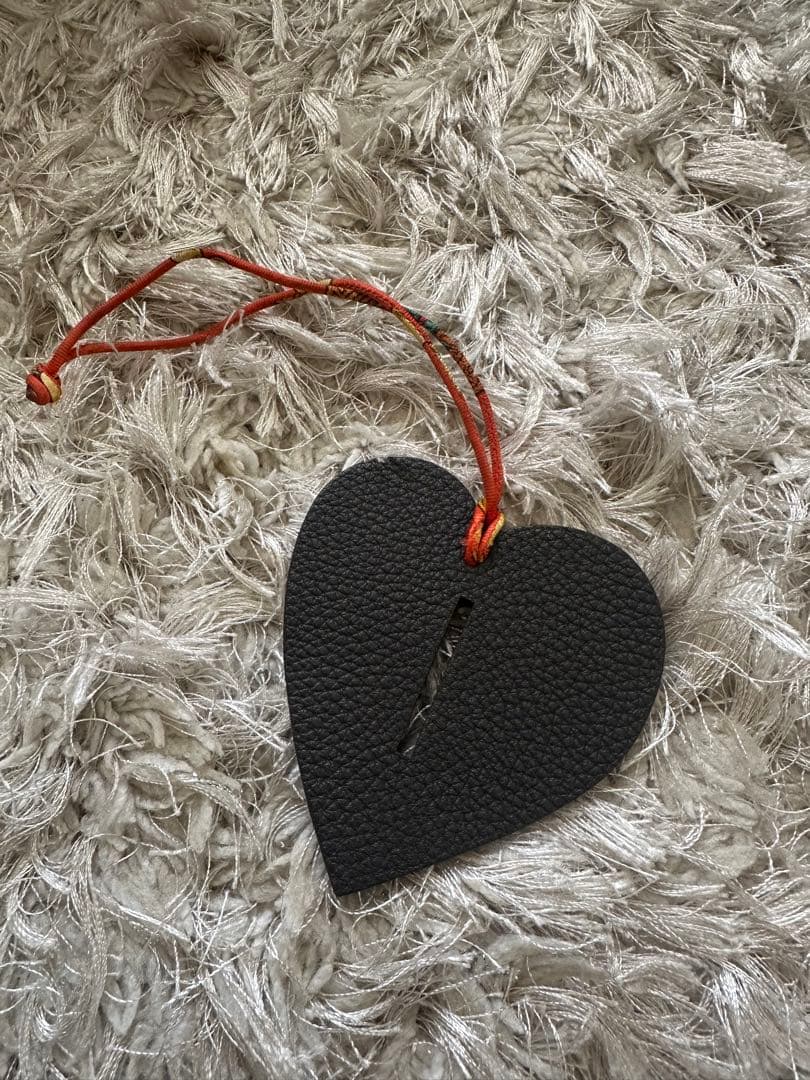 ハート型　ネイビー ブラック　エルメス　美品