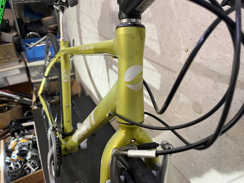 GIANT ESCAPE R3 クロスバイク sizeS　イエローカラー