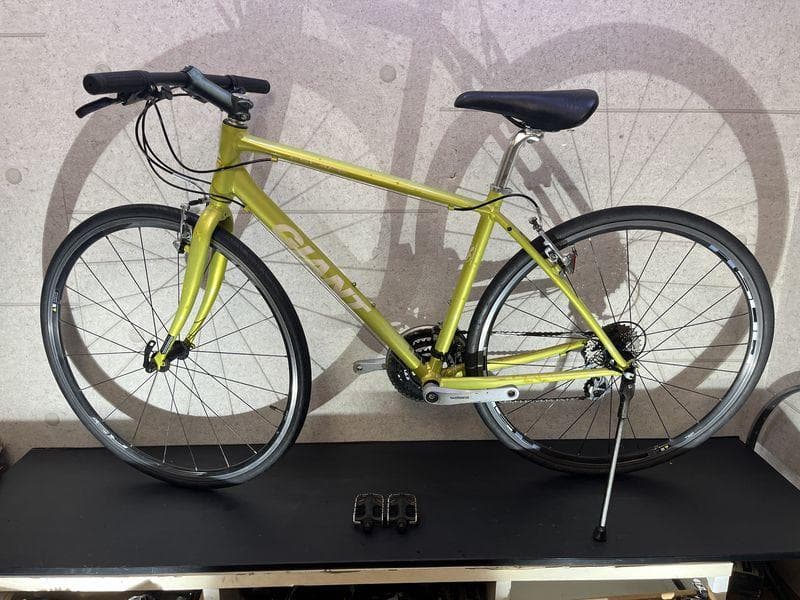 GIANT ESCAPE R3 クロスバイク sizeS　イエローカラー