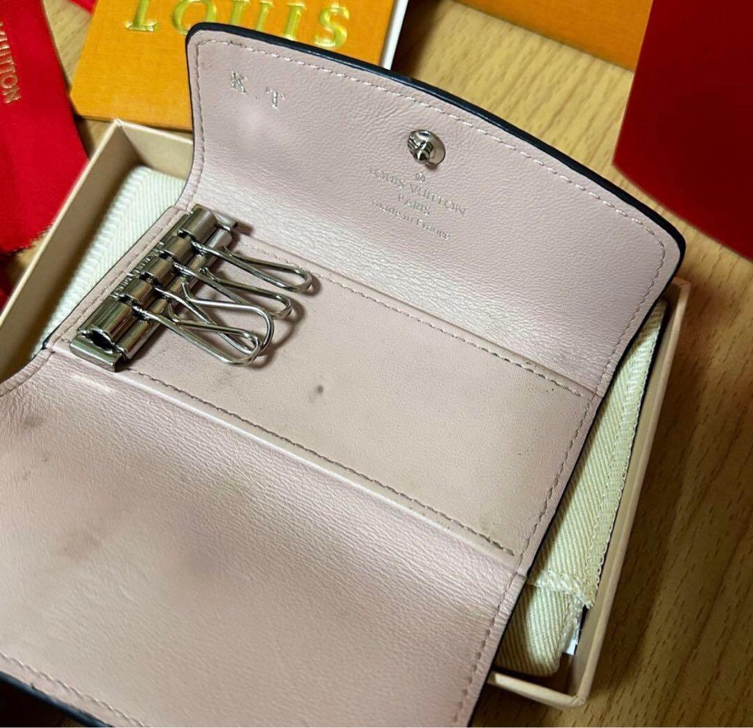 ルイヴィトン キーケース マヒナ　ミュルティクレ 4 ピンク