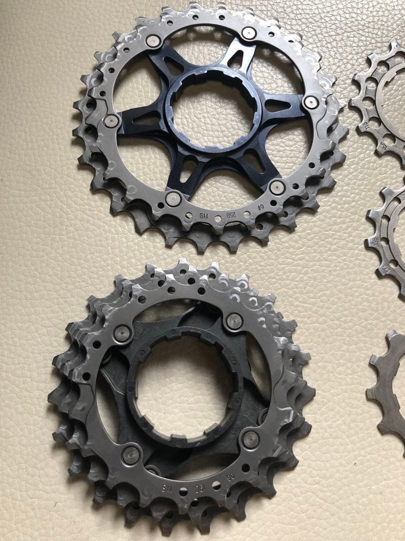 送料込み！デュラエース CS-9000 11-28T 走行極少 雨天未使用