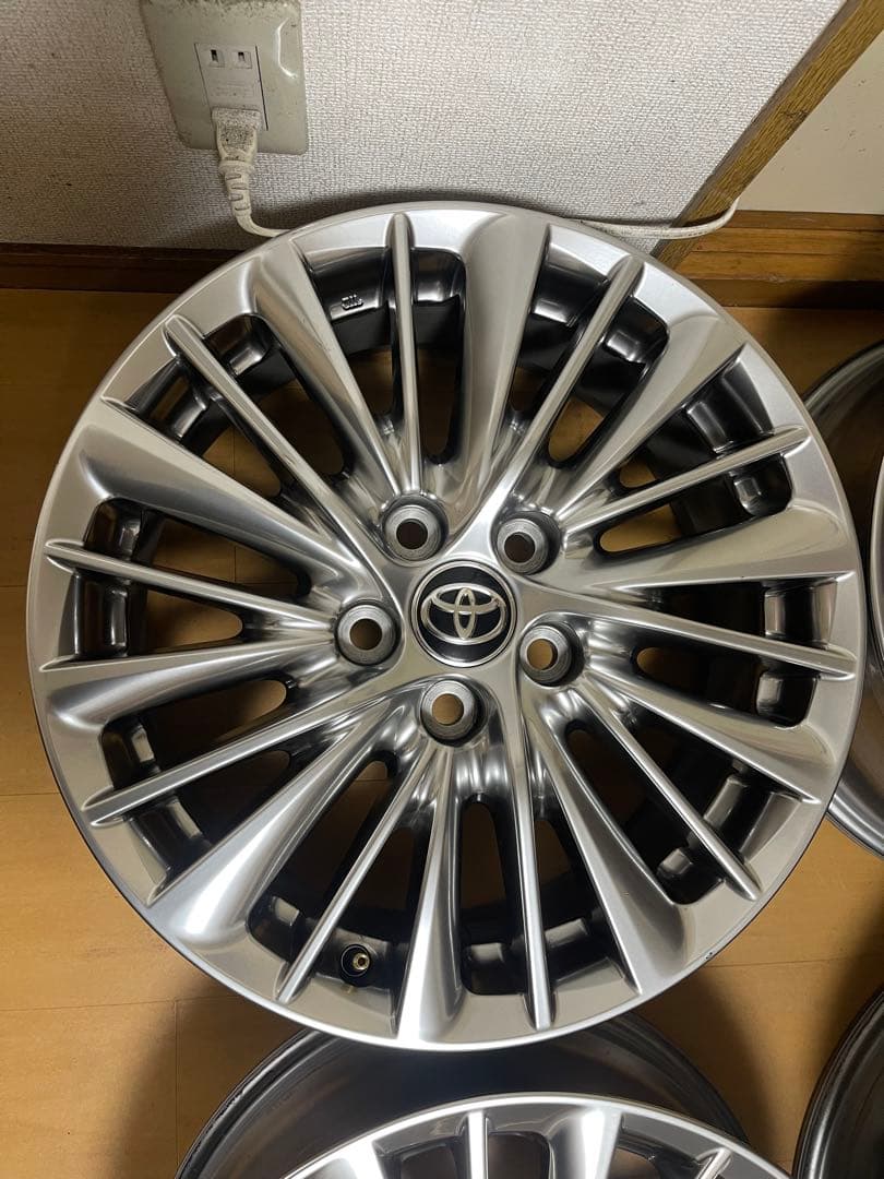 (ゆう)アルファード30系後期．純正ホイール17インチ．