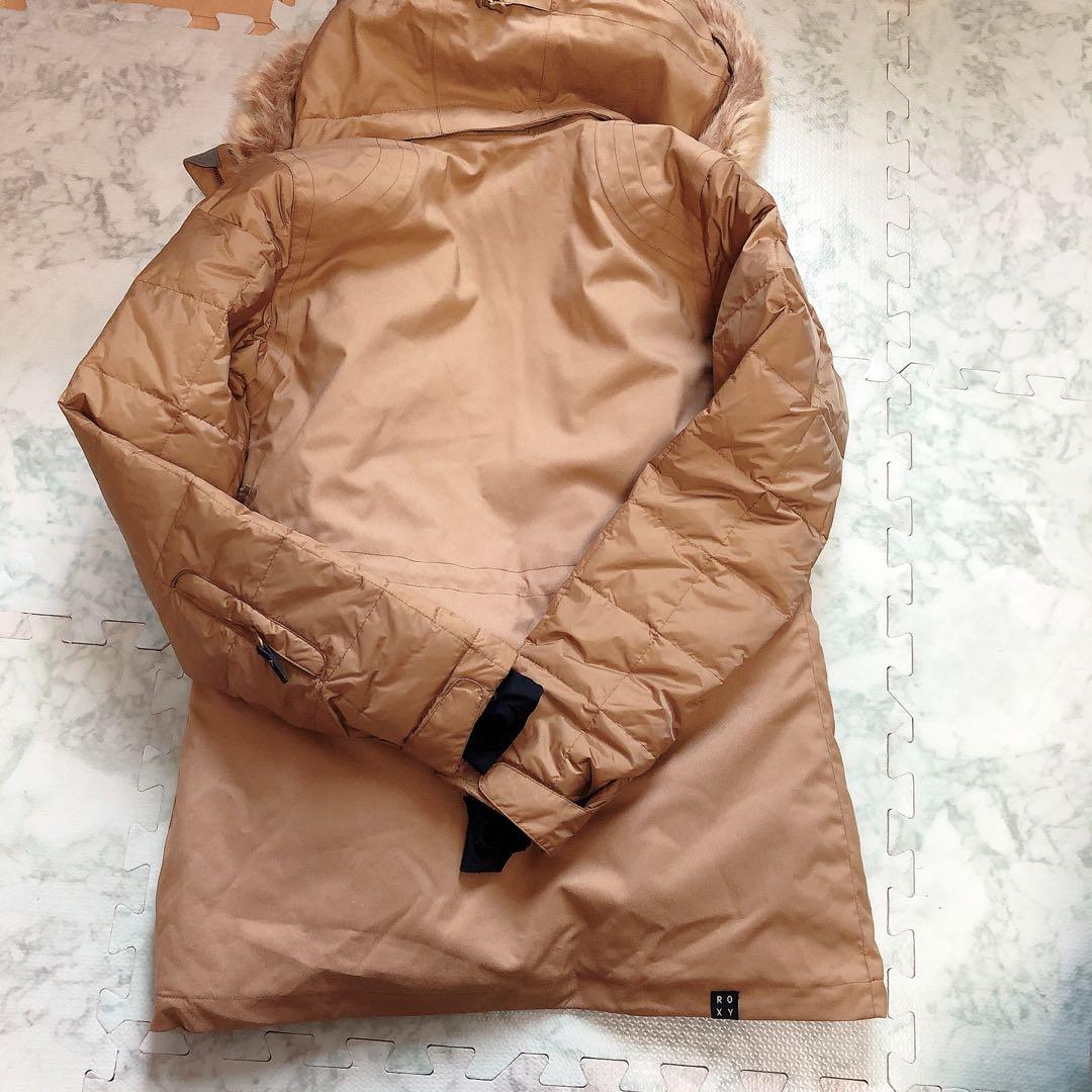 ベージュ ダウンジャケットとスノーボードパンツ セット　ROXY スキーウェア