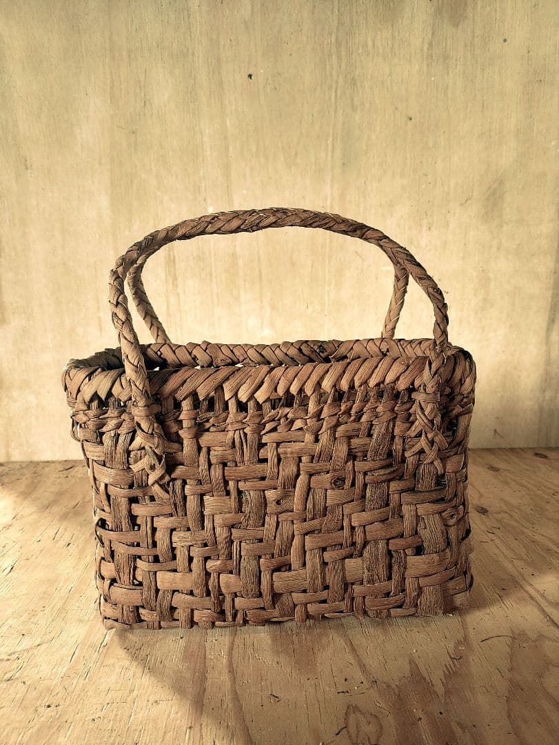 ピ*子様 信州安曇野の山葡萄かごバック。里山手仕事。