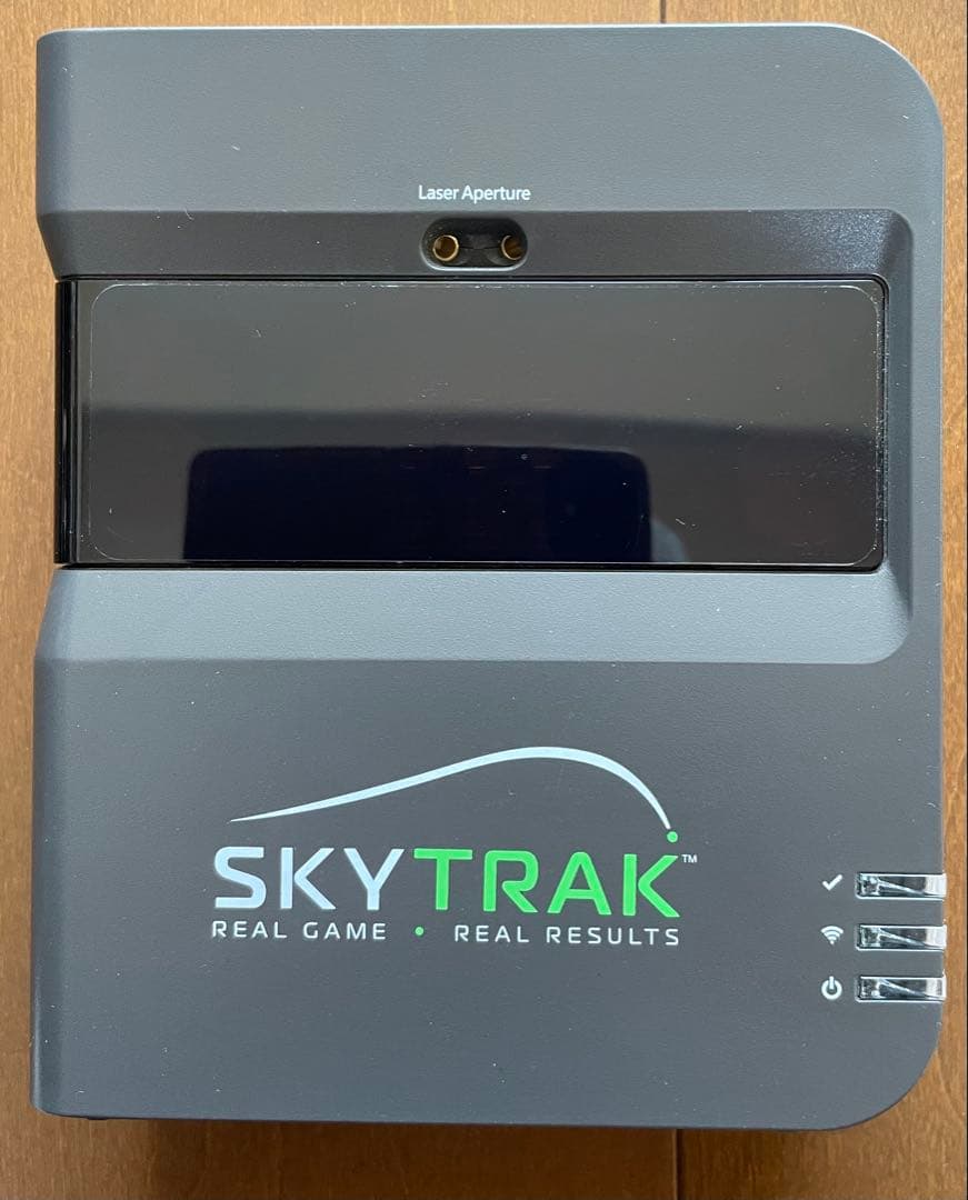 SKYTRAK ゴルフ用距離計とadjuster