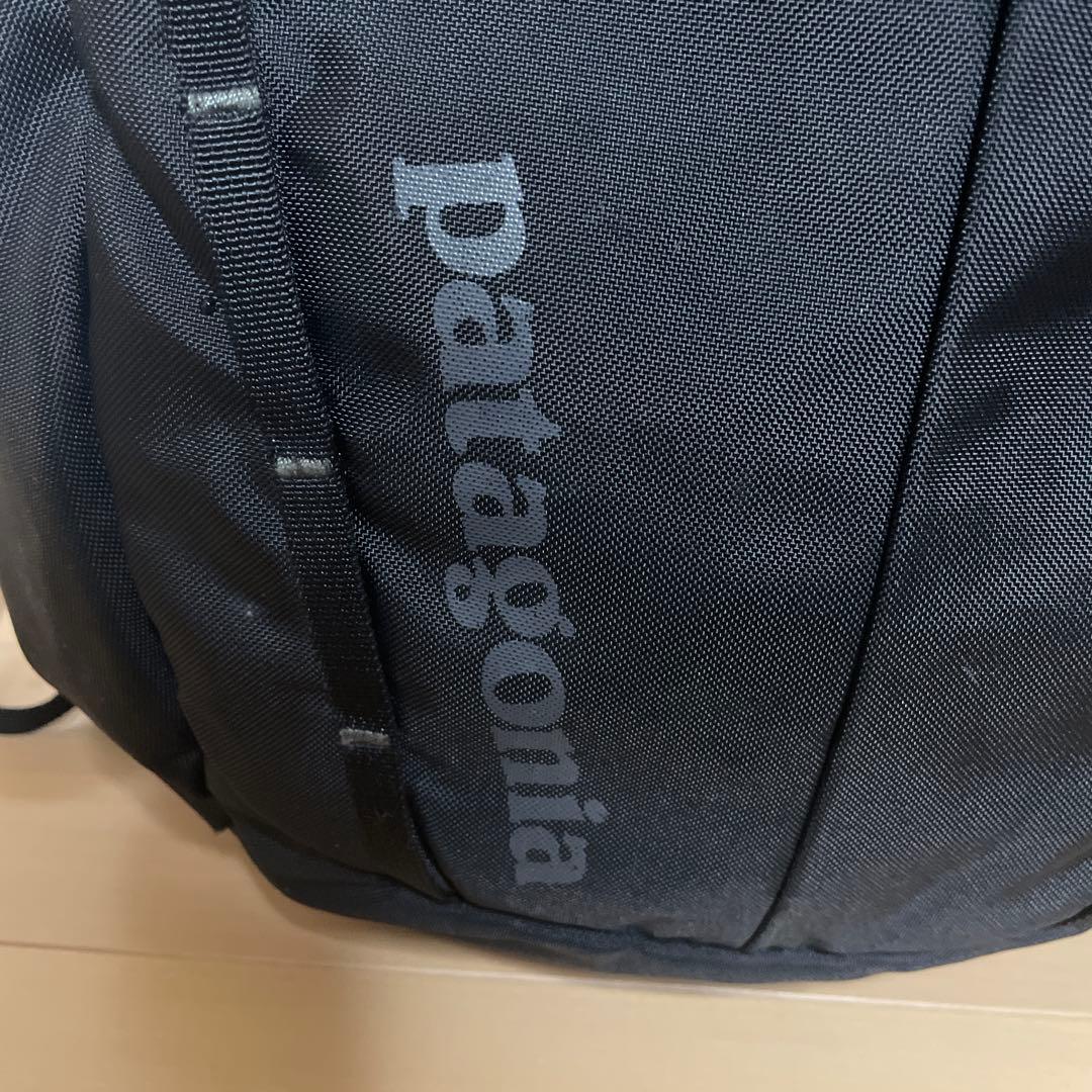 patagonia ブラック バックパック　パタゴニアビームスフリークスストア