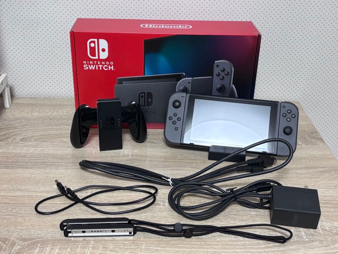 【美品】Nintendo Switchグレー　ニンテンドースイッチ