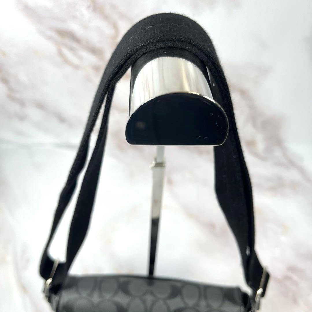 【未使用級】COACH ペイトン シグネチャー メッセンジャー ショルダーバッグ