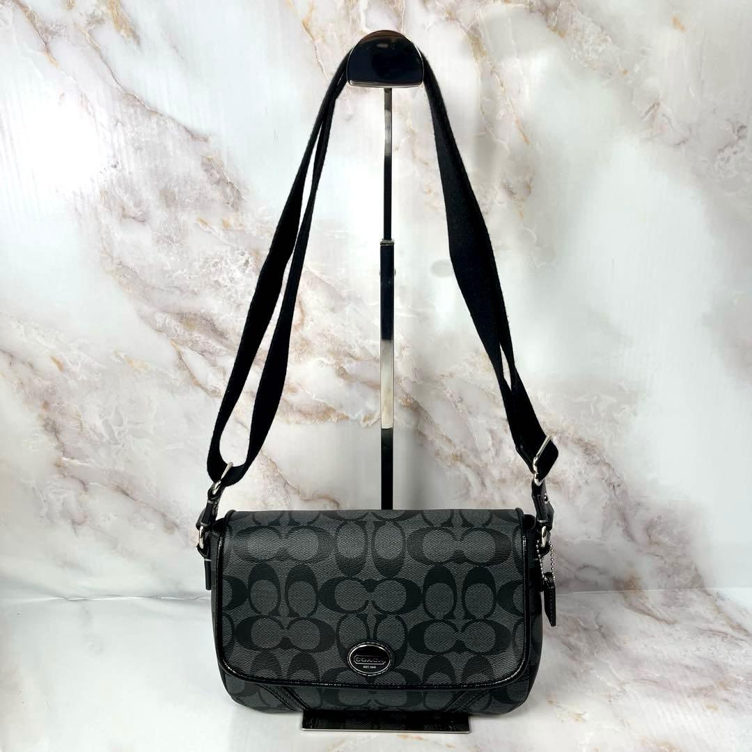 【未使用級】COACH ペイトン シグネチャー メッセンジャー ショルダーバッグ