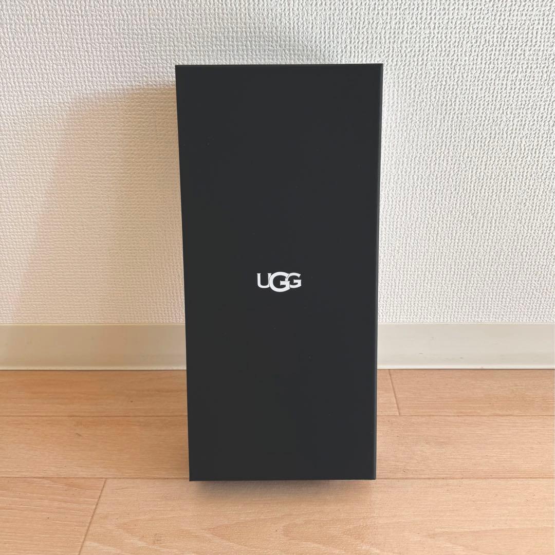 【新品 箱・タグ付き】 UGG ホワイト ファー 手袋 グローブ ストラップ付き