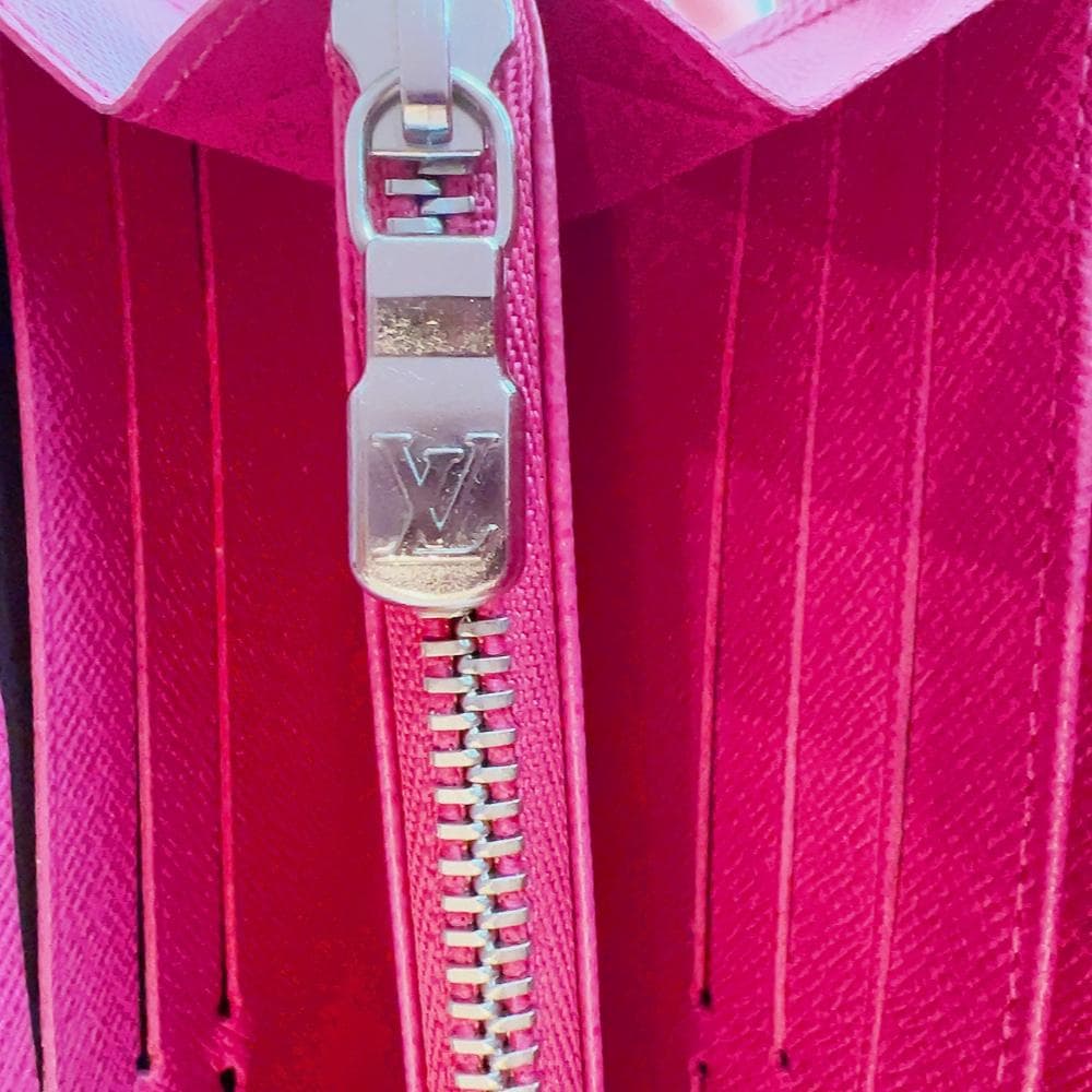 美品！LOUIS VUITTON サラ エピ フューシャピンク 長財布
