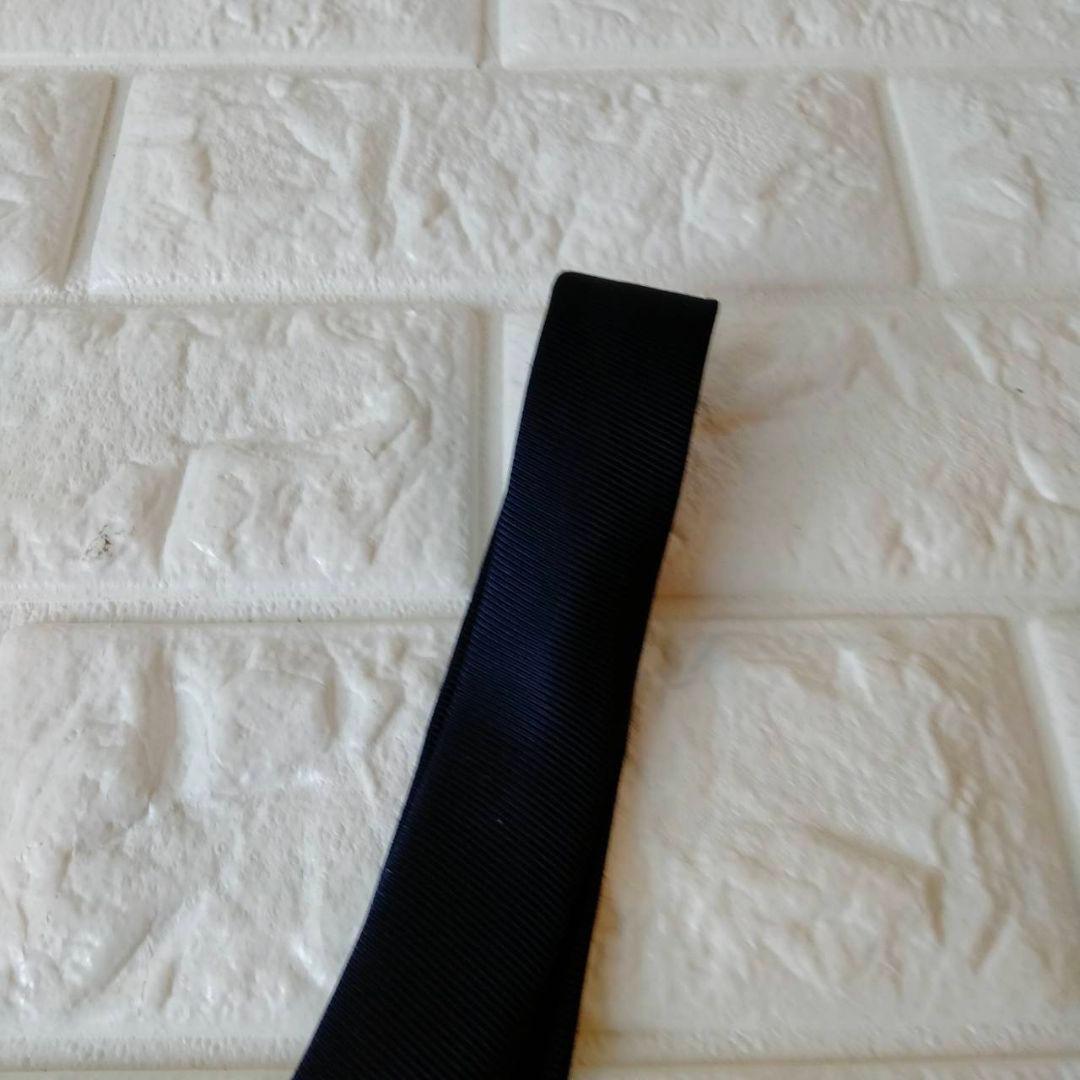 ドレイクス【美品】ネクタイ　シルク100%　イングランド製　ネイビー系