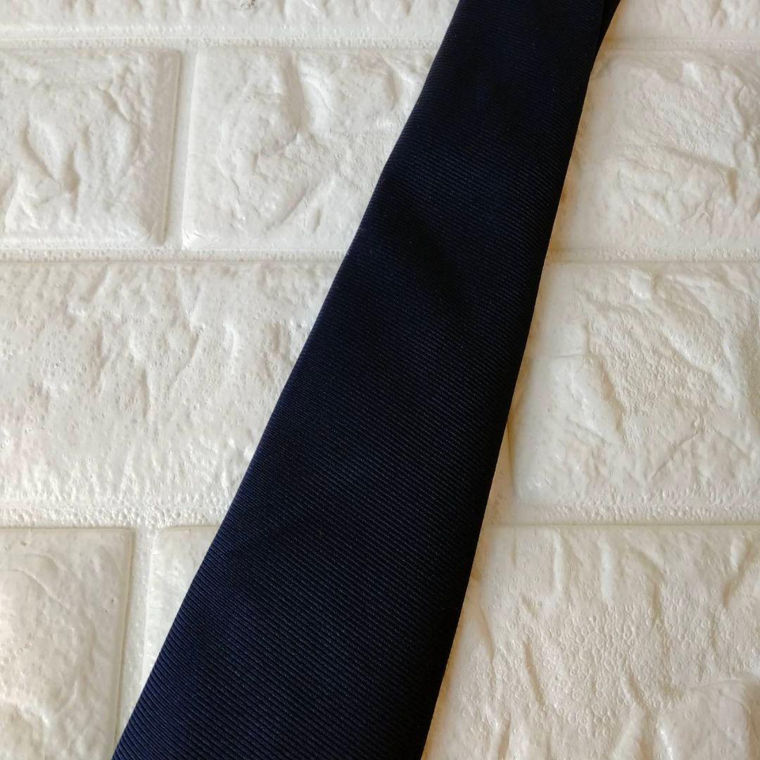 ドレイクス【美品】ネクタイ　シルク100%　イングランド製　ネイビー系