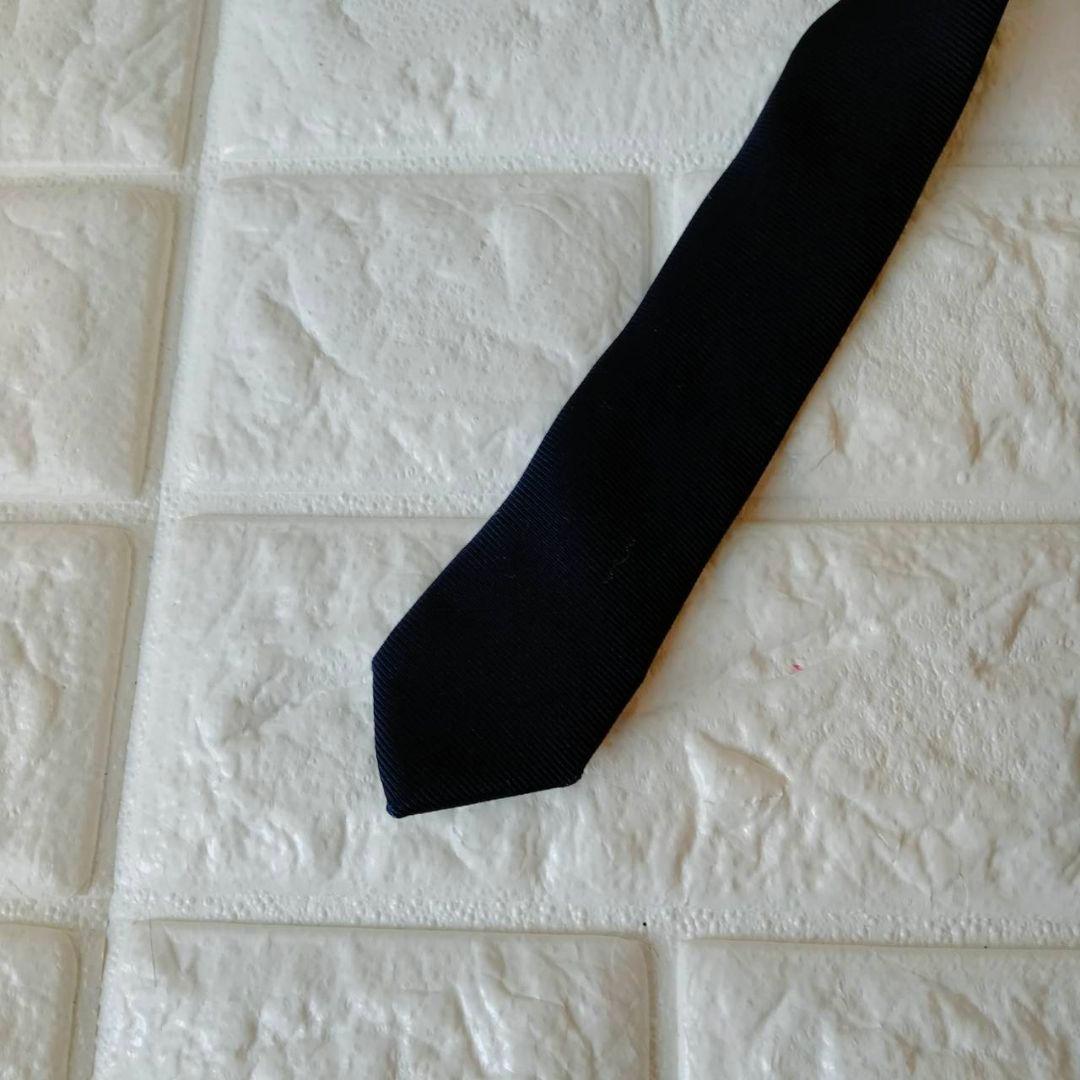 ドレイクス【美品】ネクタイ　シルク100%　イングランド製　ネイビー系