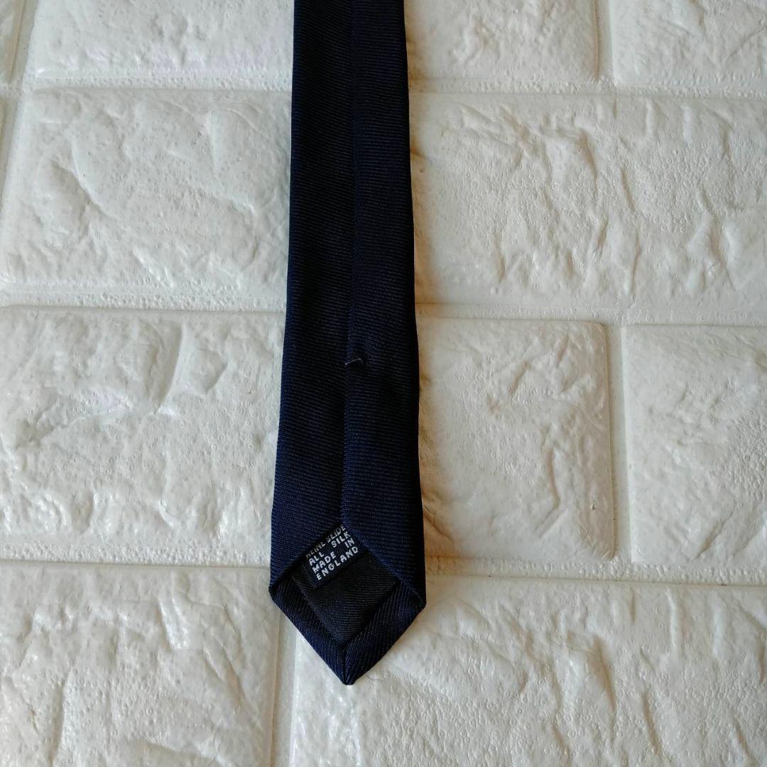 ドレイクス【美品】ネクタイ　シルク100%　イングランド製　ネイビー系