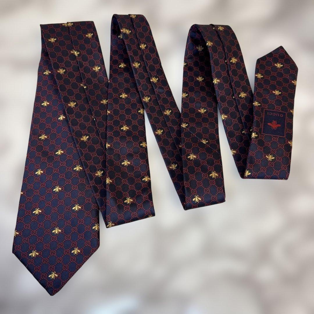 【極美品✨】GUCCI ネクタイ　ネイビー　紺　蜂　ビー　GG 刺繍　レッド　赤