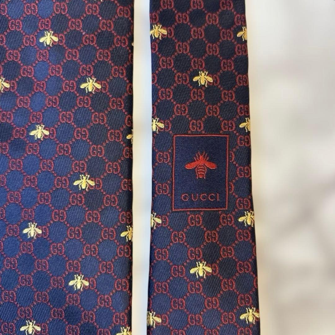【極美品✨】GUCCI ネクタイ　ネイビー　紺　蜂　ビー　GG 刺繍　レッド　赤