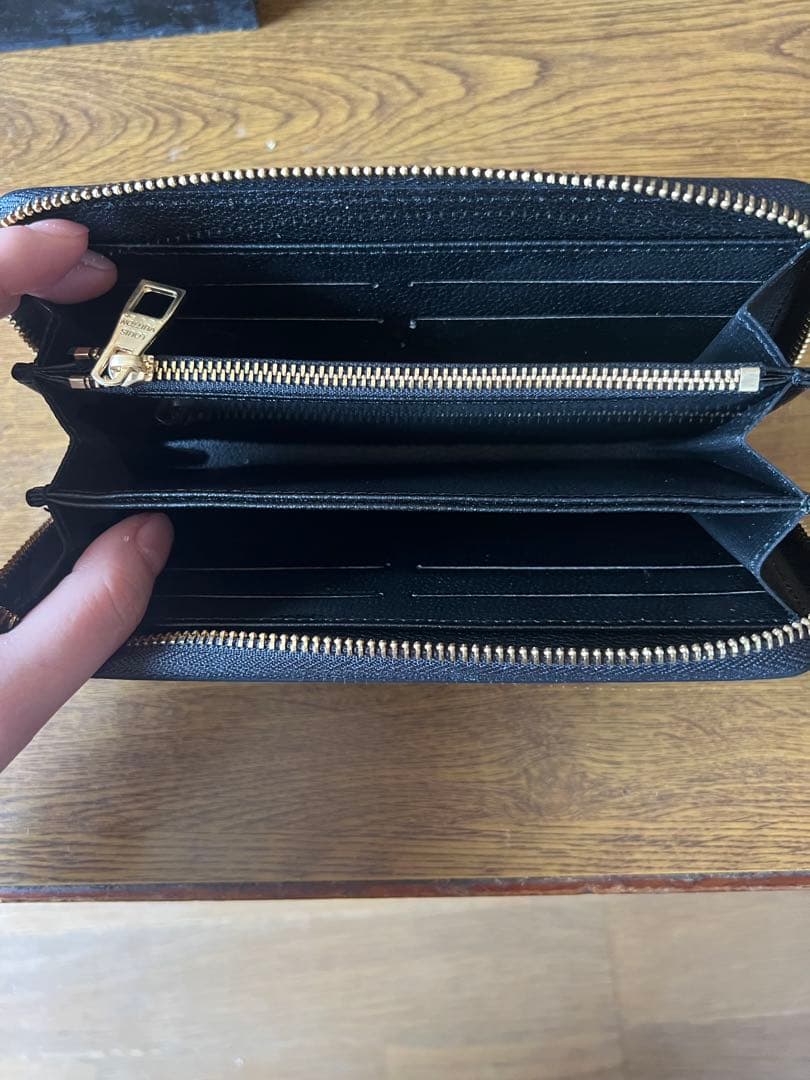 ノベルティ長財布