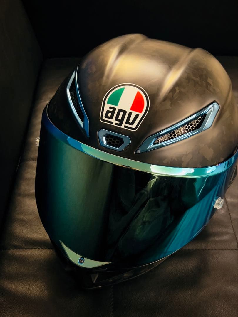 憧れの AGV PISTA GP RR FUTURO CARBONIO (SE)