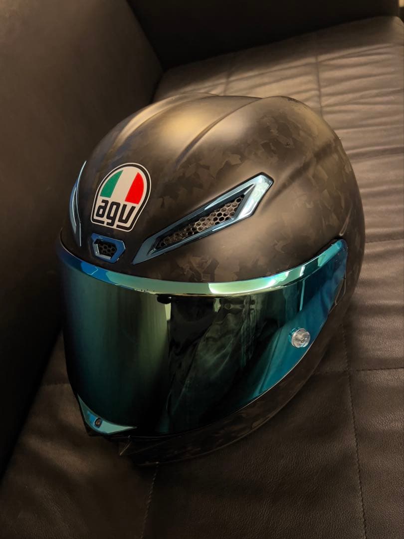 憧れの AGV PISTA GP RR FUTURO CARBONIO (SE)
