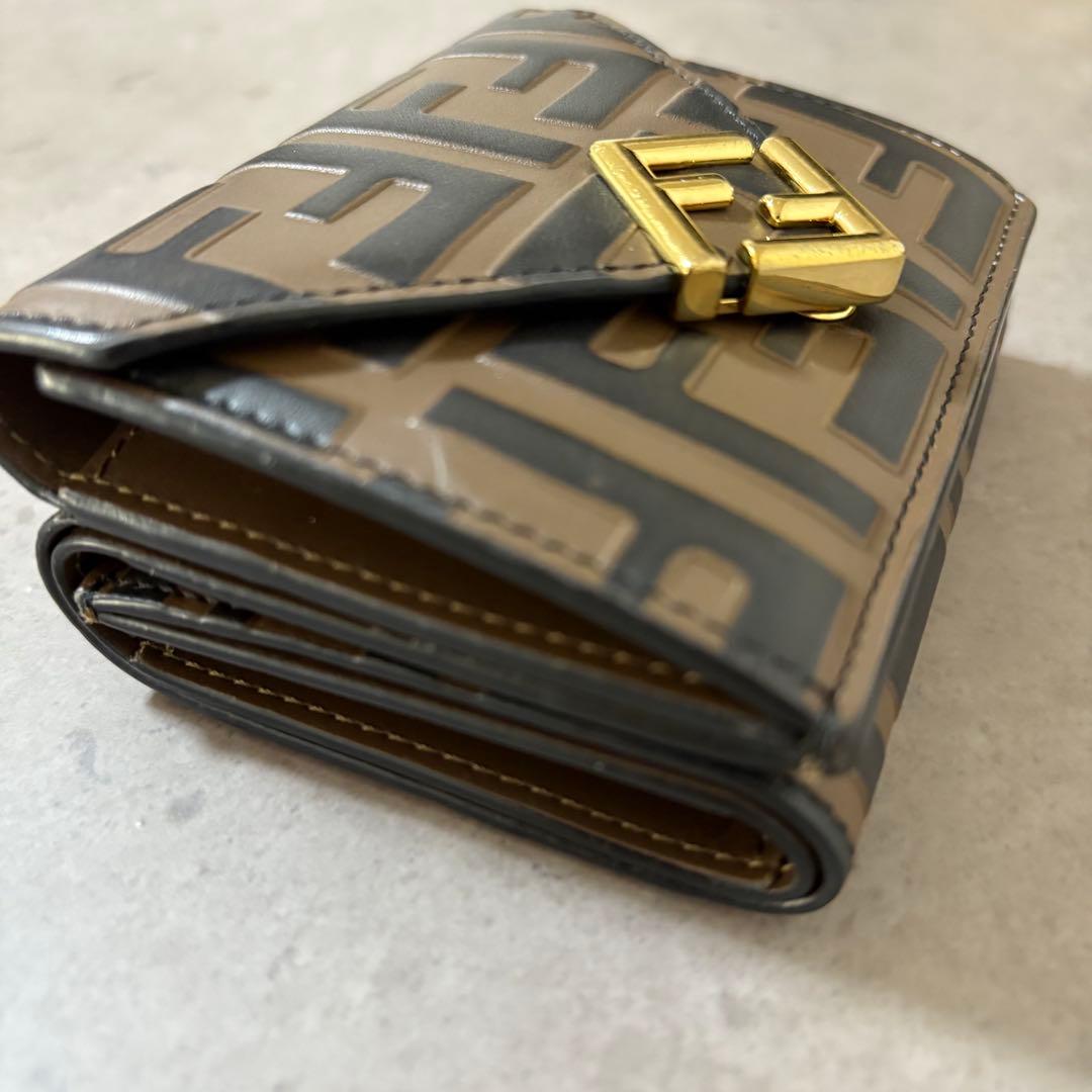 FENDI 三つ折り 財布 FF ダイヤモンド ズッカ