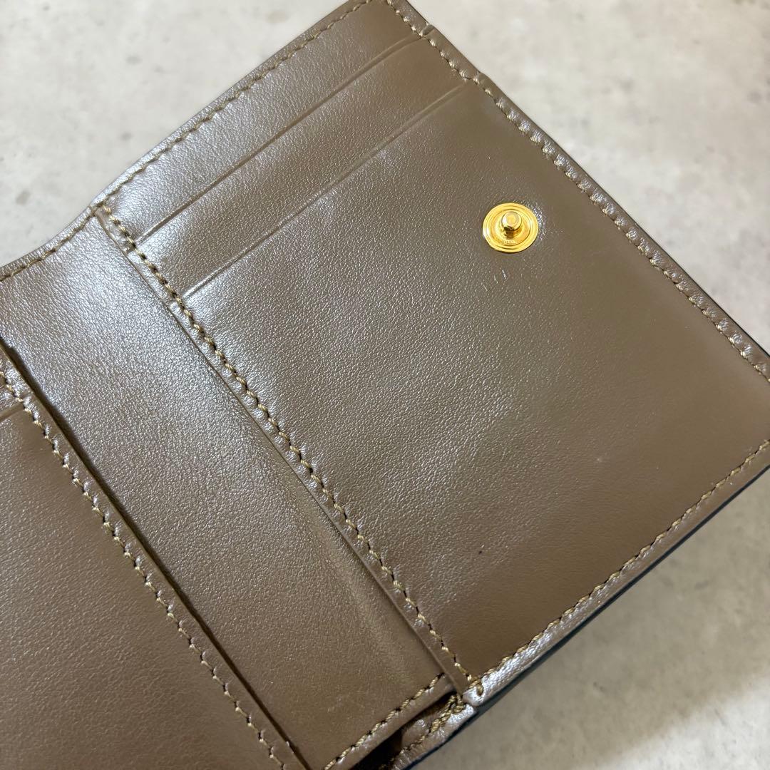 FENDI 三つ折り 財布 FF ダイヤモンド ズッカ