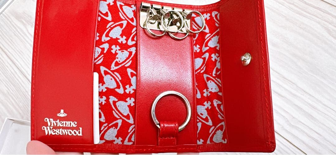 美品 ヴィヴィアンウエストウッド キーケース 4連 リング レッド ロゴ