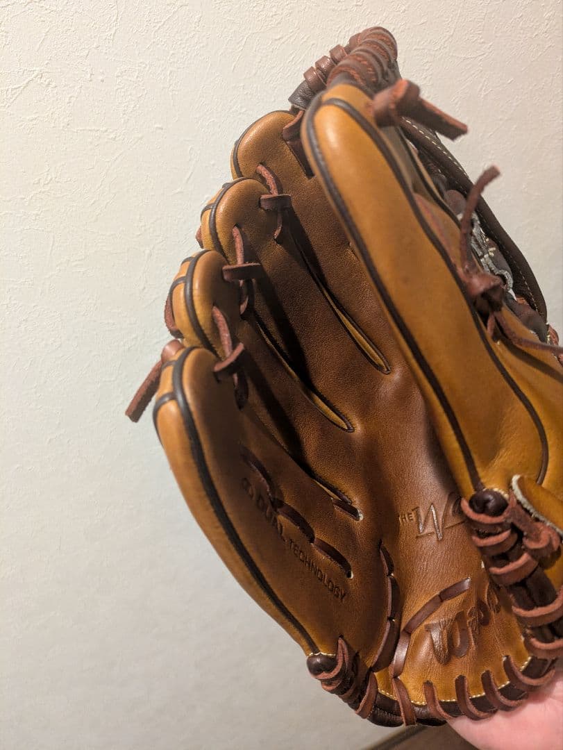 最終値下げ　ウイルソン軟式野球グローブ　左利き ムーキーベッツモデル