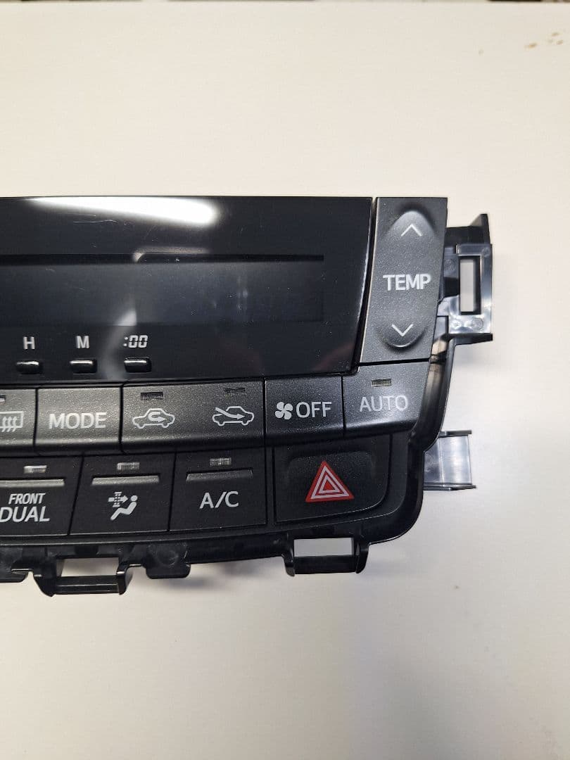 優一 木村　エアコンパネル　ヴェルファイア　アルファード