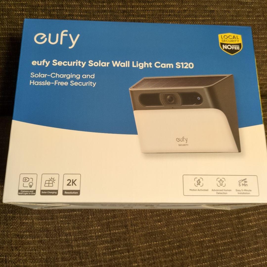 防犯カメラ eufy Solar Wall Light Cam S120
