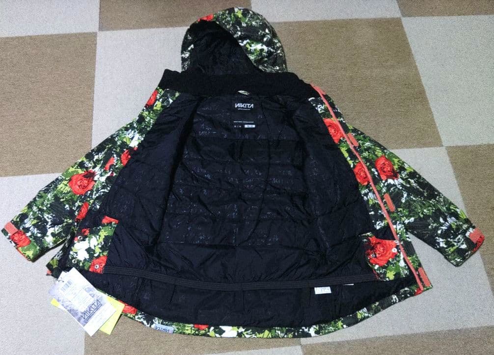 NIKITAスノーボードウェア 花柄 上下セット新品・未使用　 M (150？)