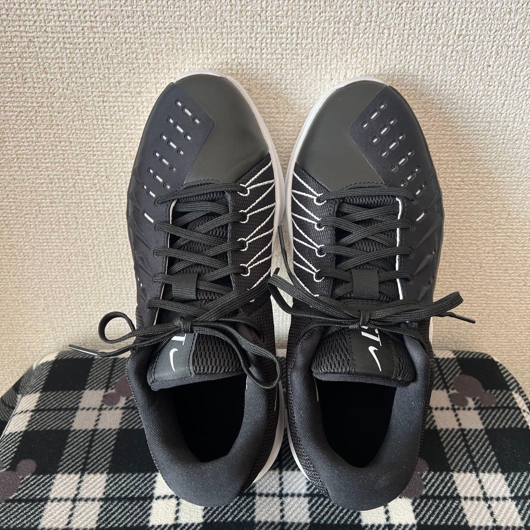 AIR ZOOM G.T.CUT ACADEMY2 EP ブラック/ホワイト