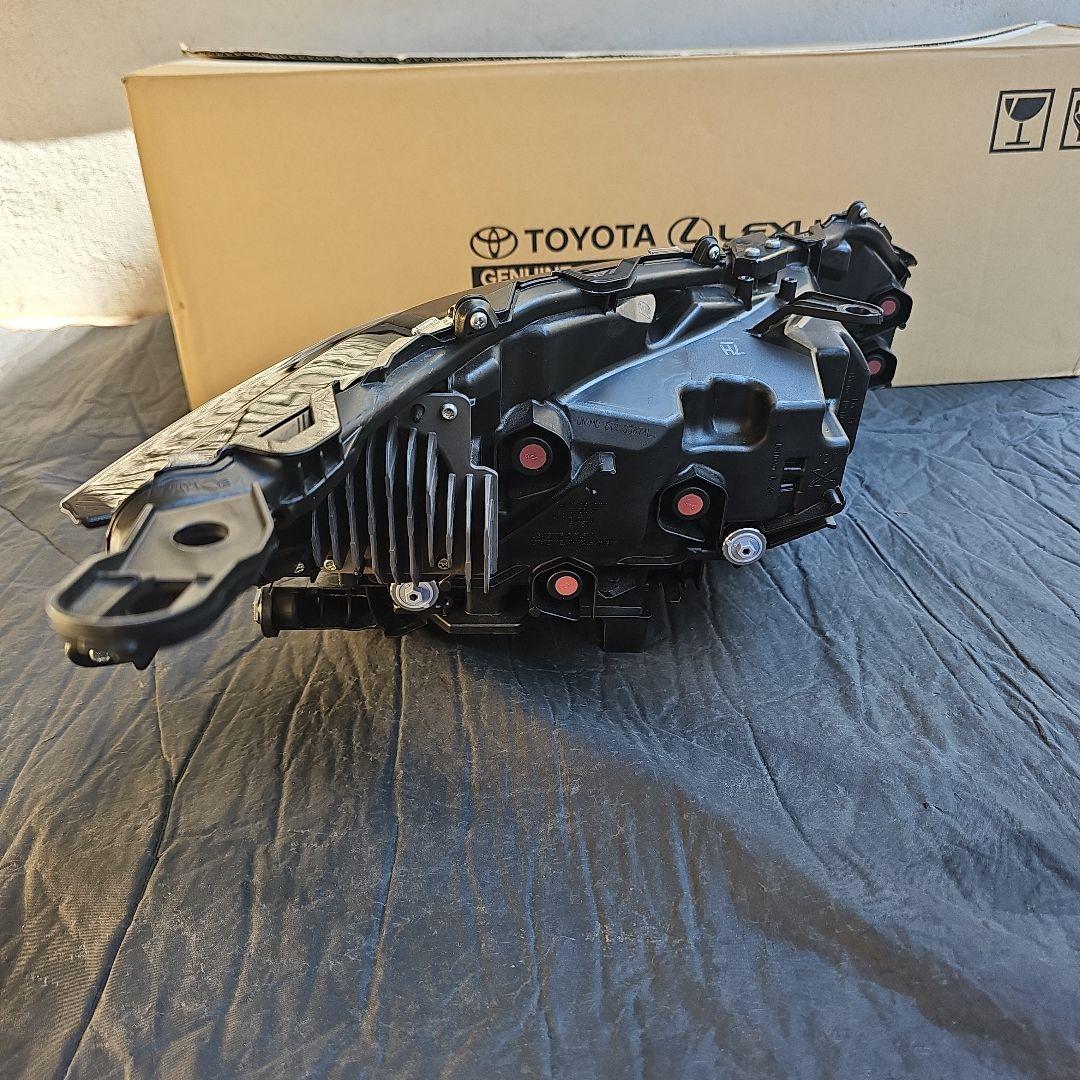 【美品】トヨタ 80系ハリアー 左ヘッドライト 81185-48J10