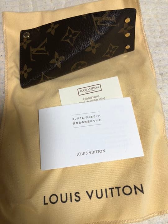 ルイヴィトン モノグラム　キーケース