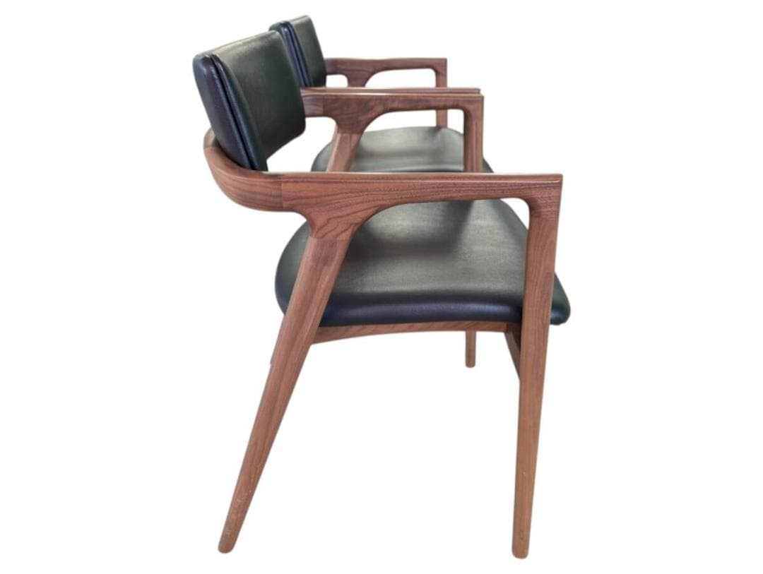 平田椅子製作所　CAPRA 　キャプラ　 アームチェア　２脚（追加可能）