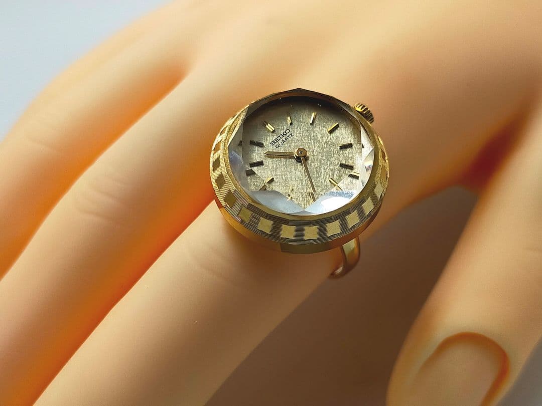 【極美品/電池交換済】SEIKO 希少クォーツ リングウォッチ ゴールド