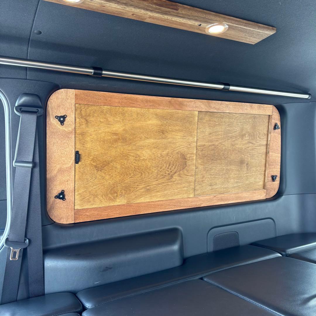 ハイエース 開閉式 窓パネル 左右セット 断熱シート加工 DX 真空吸盤 ×4