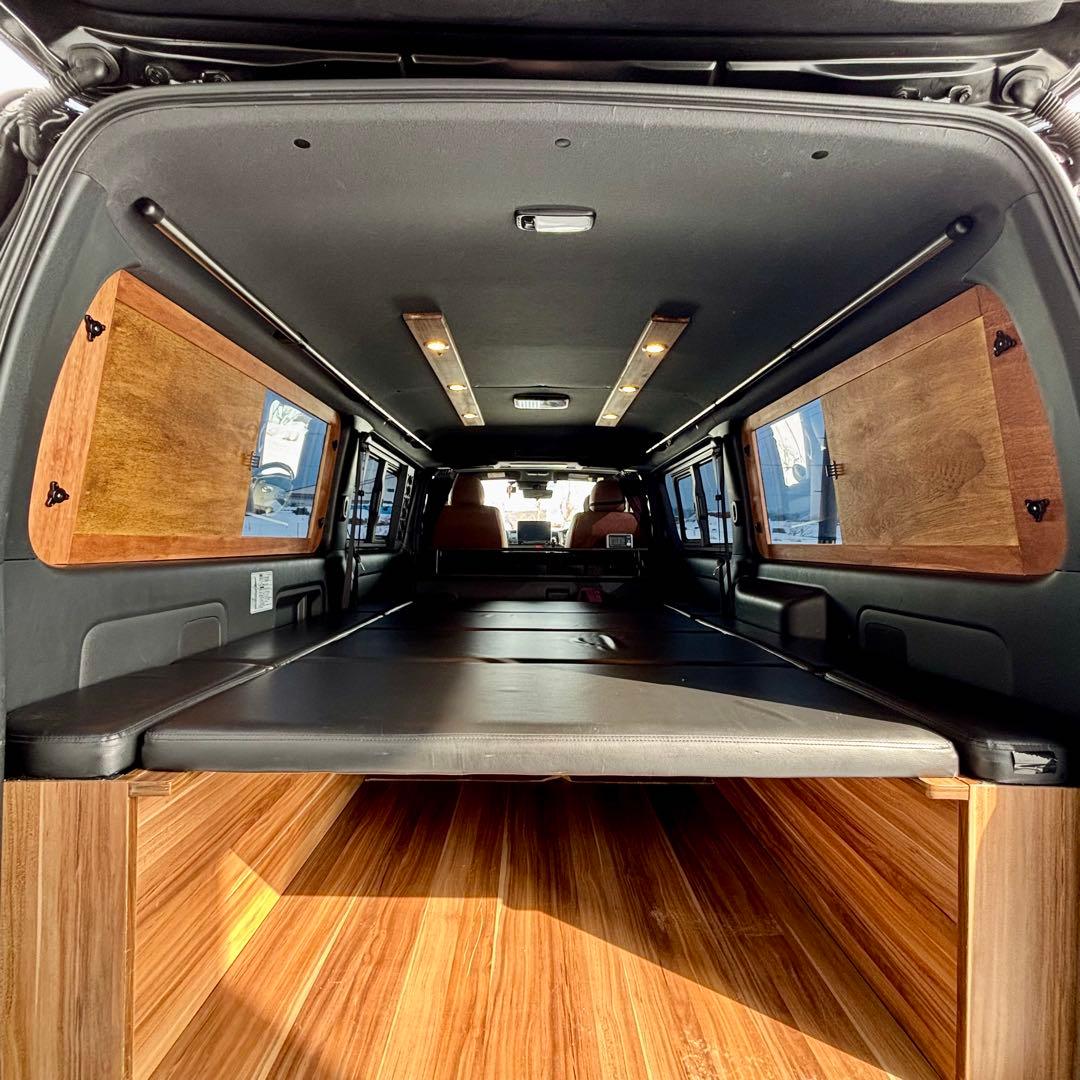 ハイエース 開閉式 窓パネル 左右セット 断熱シート加工 DX 真空吸盤 ×4