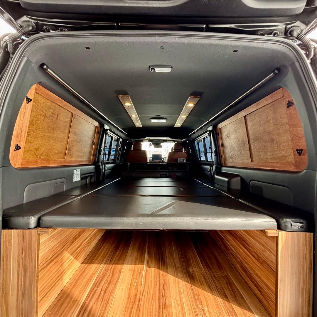 ハイエース 開閉式 窓パネル 左右セット 断熱シート加工 DX 真空吸盤 ×4