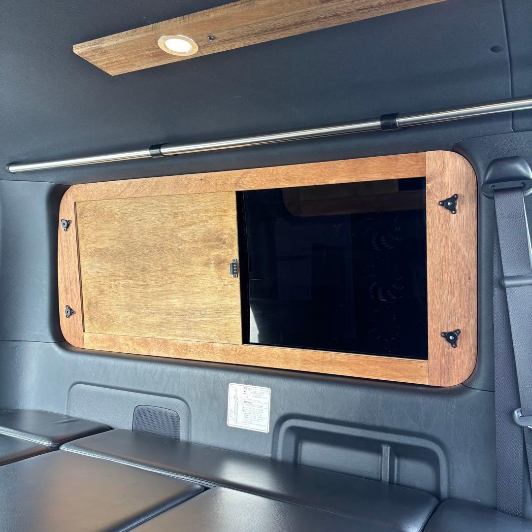 ハイエース 開閉式 窓パネル 左右セット 断熱シート加工 DX 真空吸盤 ×4