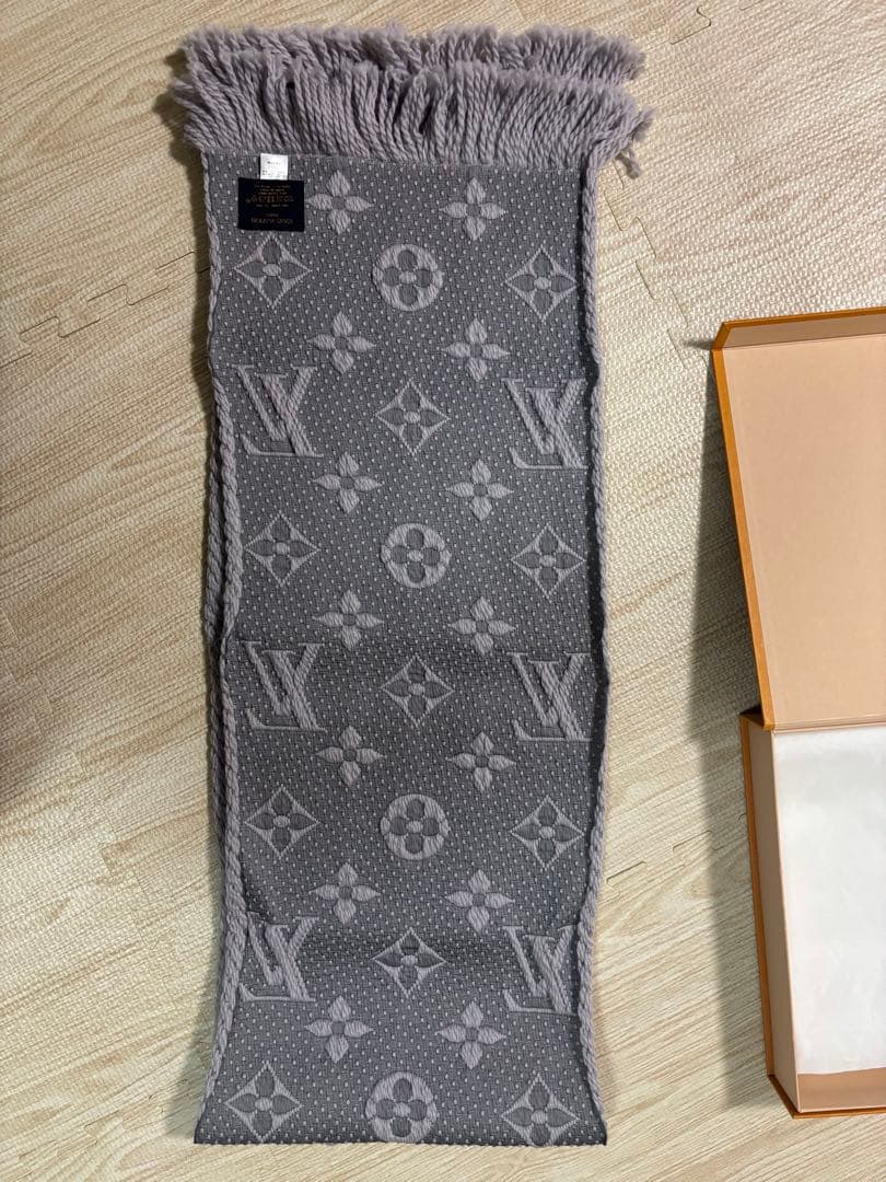 ルイヴィトン　エシャルプ ロゴマニア