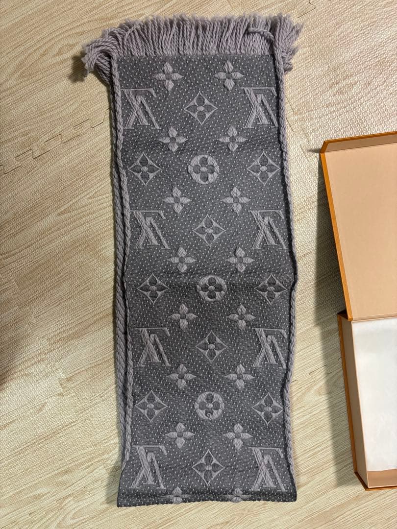 ルイヴィトン　エシャルプ ロゴマニア