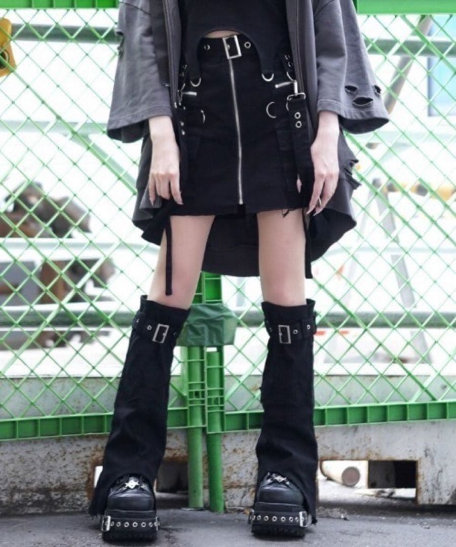 『REFLEM/レフレム』レッグカバー付きボンテージスカート